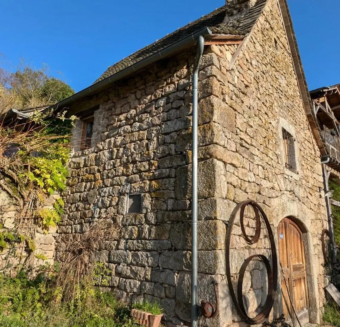 Entire Gite In Espeyrac 'Le Clapadou' Horská chata
